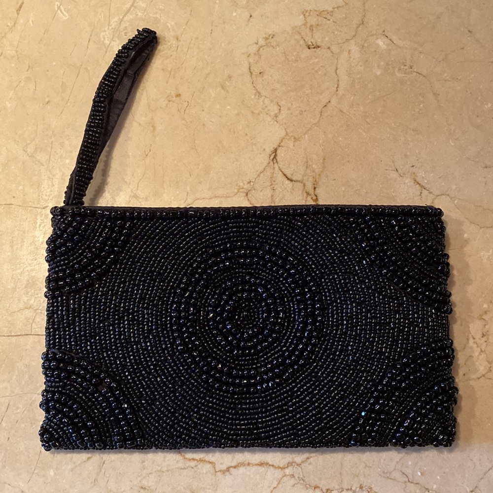 Beaded clutch